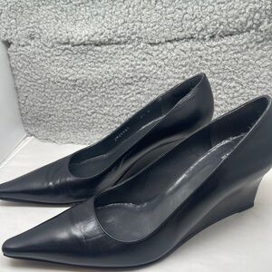 Stuart Weitzman Black Wedges 3” Heels Size 8.5M Pointed Toe Shoes Spain